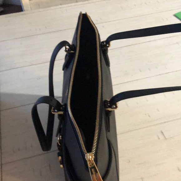 Brand new Michael Kors Purse - Picture 3 of 3